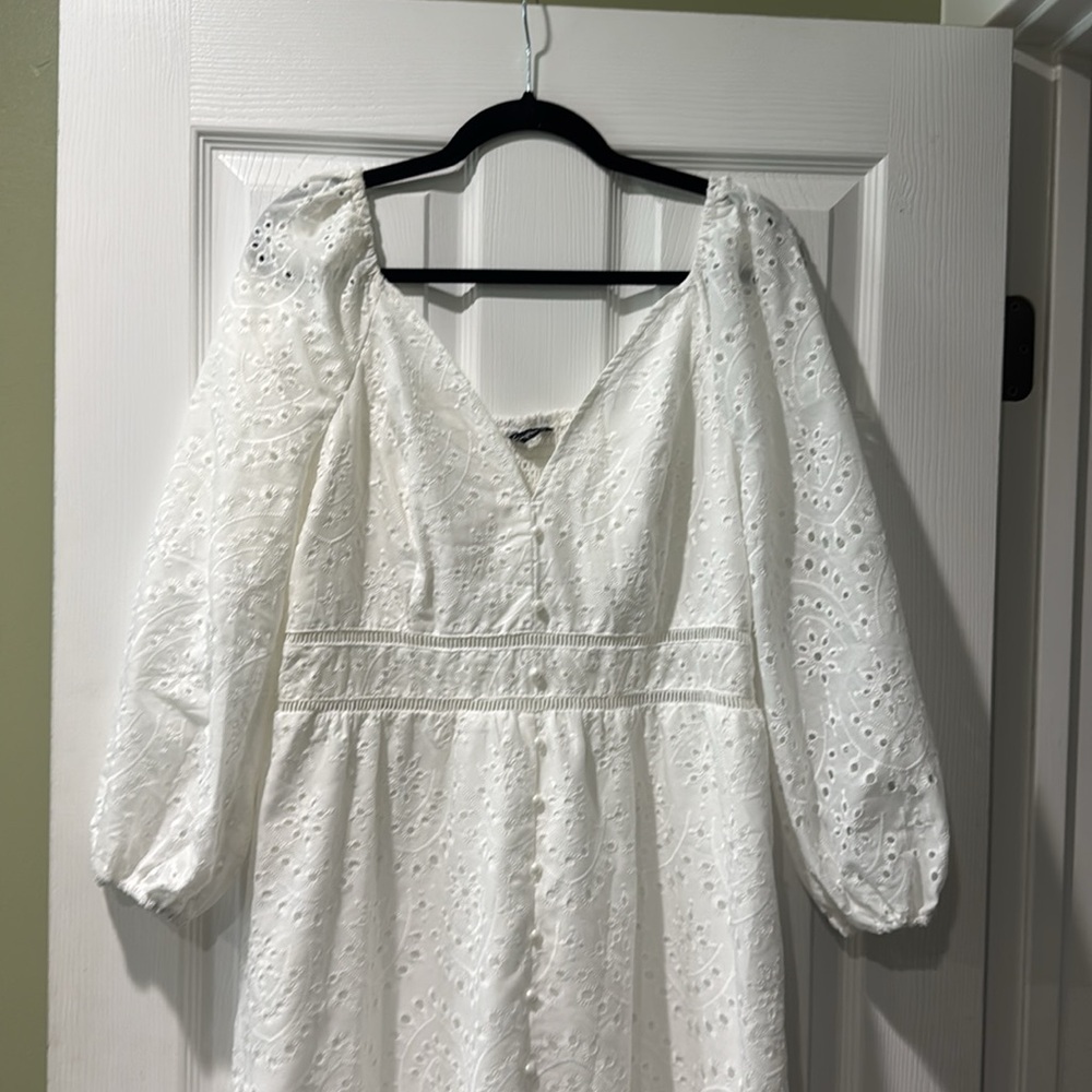 Beautiful Maxi Dress - Picture 2 of 12